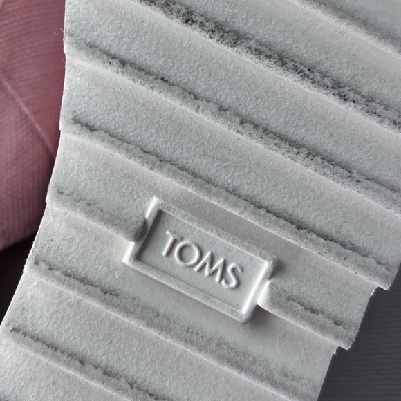 TOMS Women's Mauve Canvas Mules size 9 like new - Picture 5 of 5